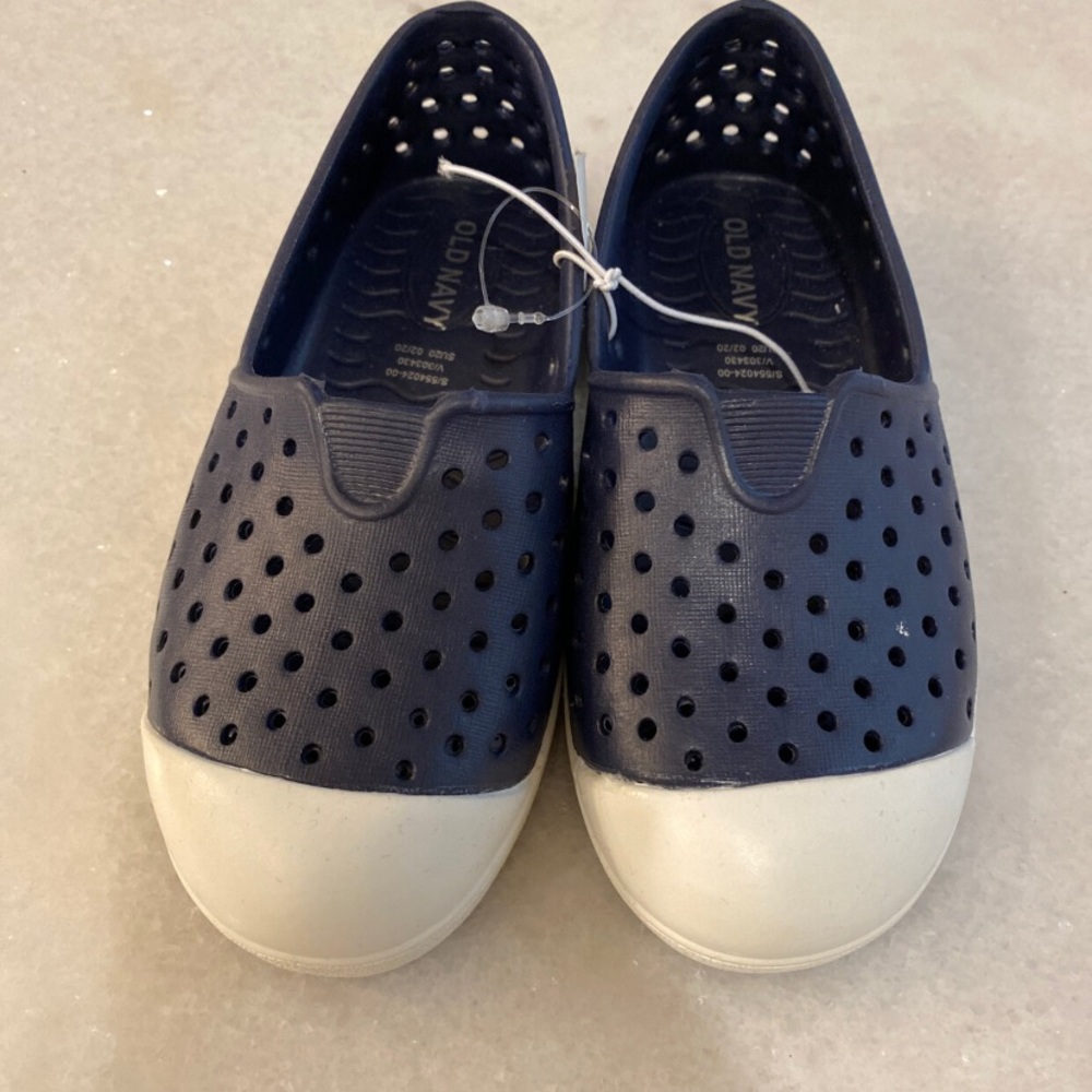 Old Navy slip on sneakers